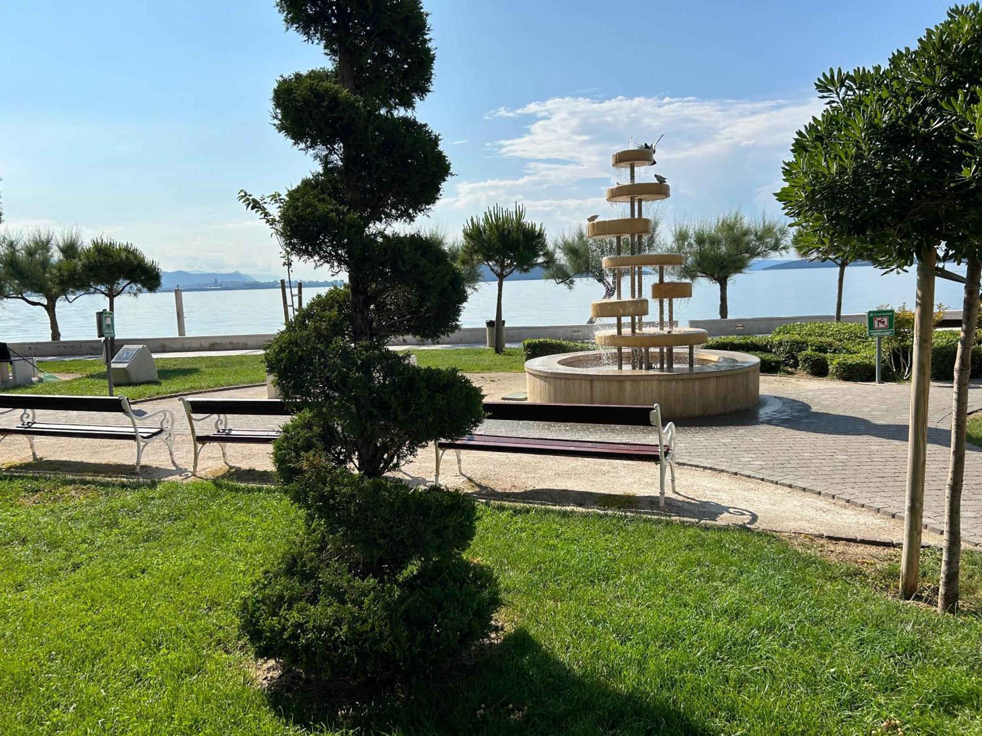 Apartment Blanca With Jacuzzi,Terase And Private Parking Kaštela Exterior foto