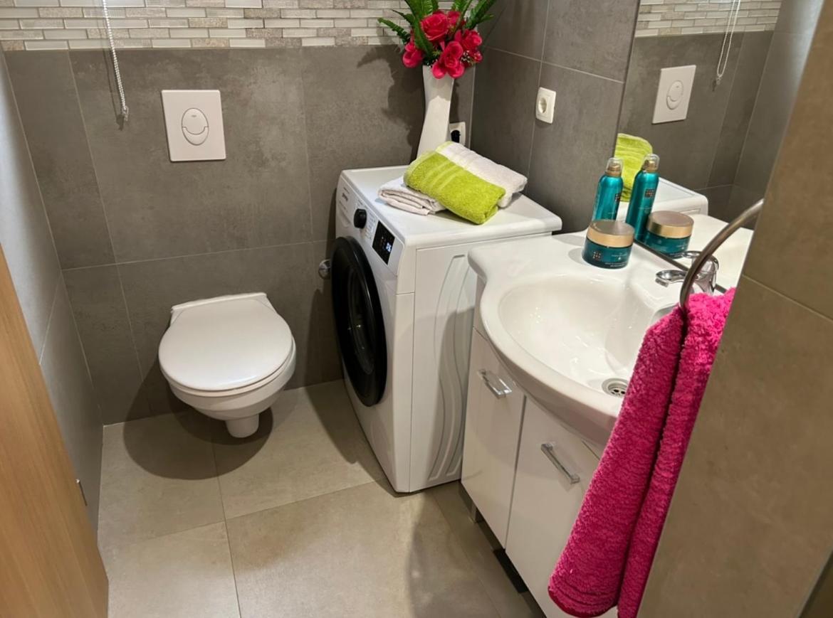 Apartment Blanca With Jacuzzi,Terase And Private Parking Kaštela Exterior foto